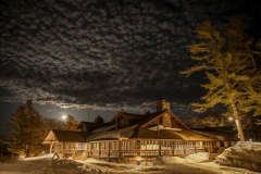 KML-Lodge-Full-Moon-GuibertC-20220319