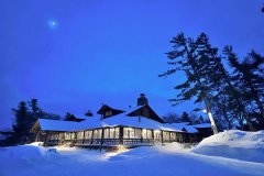 Night-Time-Moon-Blue-Light-Keweenaw-Mountain-Lodge-GuibertC-20221212